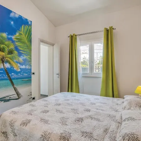 Holiday home Three-bedroom Holiday In Albarella *